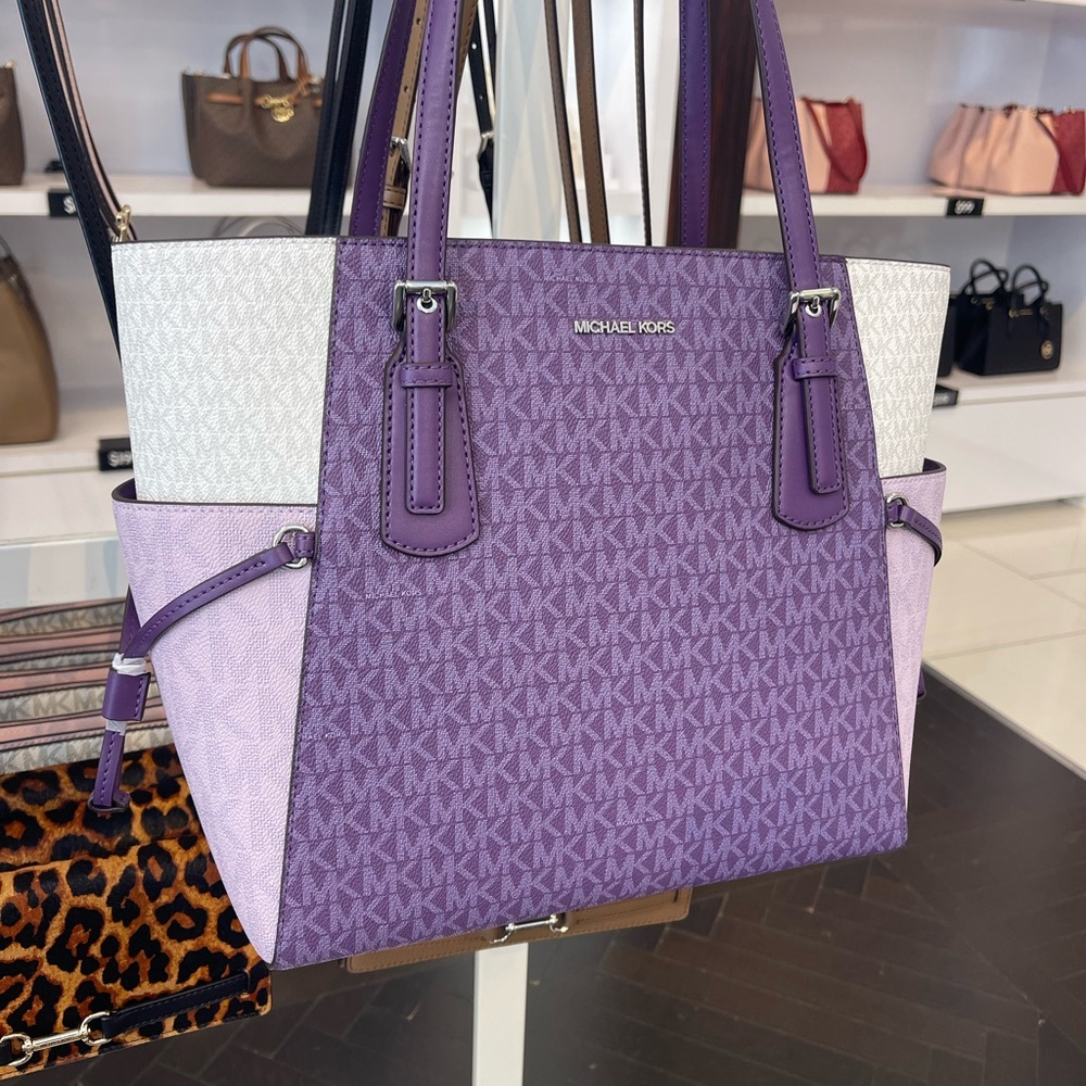MICHAEL KORS Voyager Large Color-Block Signature Logo Shoulder Tote 
Dark Purple - Picture 7 of 16